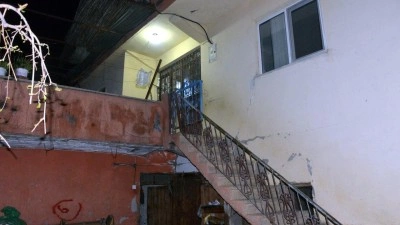 Tartıştığı eşini tabancayla başından vurup, &ouml;ld&uuml;rd&uuml;