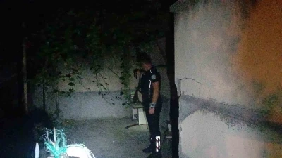 Tartıştığı kişilerin evinin önünden geçtiğini görünce kurşun yağdırdı
