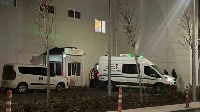 Tartıştığını eşini başından silahla vurup &ouml;ld&uuml;rd&uuml;