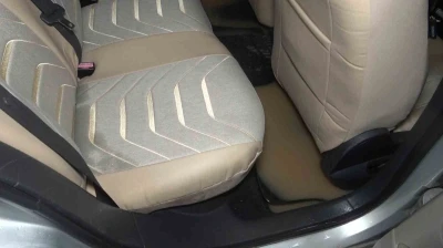 Taşan dere nedeniyle sitenin bah&ccedil;esi ve ara&ccedil;lar su i&ccedil;inde kaldı
