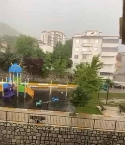Taşkın uyarısı yapılan Tokat&rsquo;ta yağmur etkili oldu
