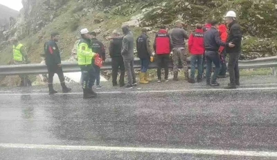 Tatvan&rsquo;da beton mikseri dereye u&ccedil;tu
