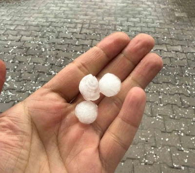 Tatvan&rsquo;da dolu yağışı etkili oldu

