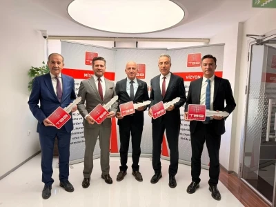Tavas Belediyesine 22 tonluk yeni ekskavat&ouml;r kazandırıldı
