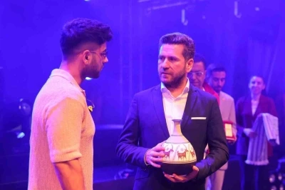 Tavas Zeybek Festivalinde Reynmen unutulmaz gece yaşattı
