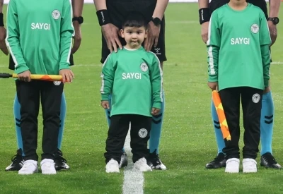 Tavaslı minik Mehmet i&ccedil;in Konyaspor-Fenerbah&ccedil;e ma&ccedil;ının seremonisinde farkındalık oluşturuldu
