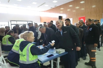 Tavaslı &uuml;reticilere 5 bin 991 zeytin fidanı dağıtıldı
