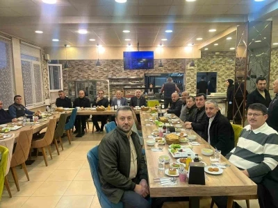 Tavşanlı&rsquo;da &rsquo;Dereboyu&rsquo; muhtarlarıyla iftar sofrasında tarım mesaisi
