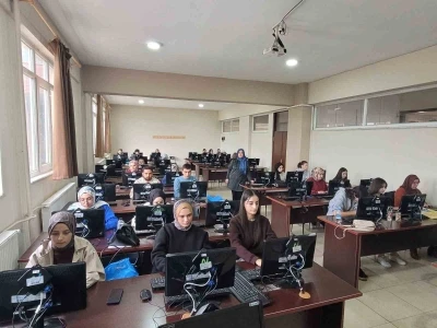 Tavşanlı’da &quot;10 Parmak Klavye Kursu&quot;na yoğun ilgi
