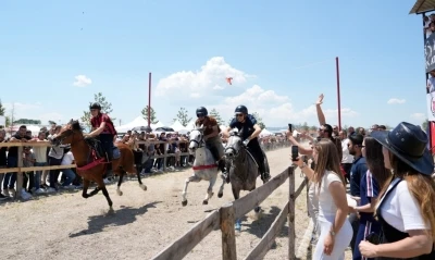 Tavşanlı&rsquo;da Rahvan at yarışları nefes kesti

