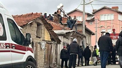 Tavşanlı&rsquo;da tek katlı evde yangın
