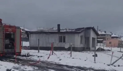 Tavşanlı&rsquo;deki ev yangını maddi hasarla atlatıldı
