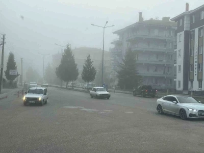 Tavşanlı şehir içerisinde sabah saatlerinde görüş mesafesi 50 metreye düştü
