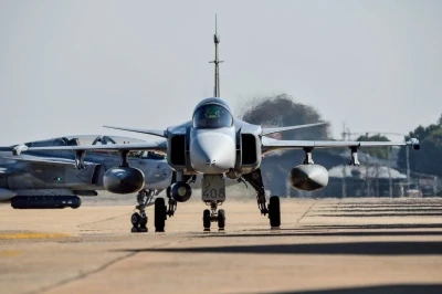 Tayland, sınırda bir askerin ölmesinin ardından Kamboçya’ya hava saldırısı düzenledi
