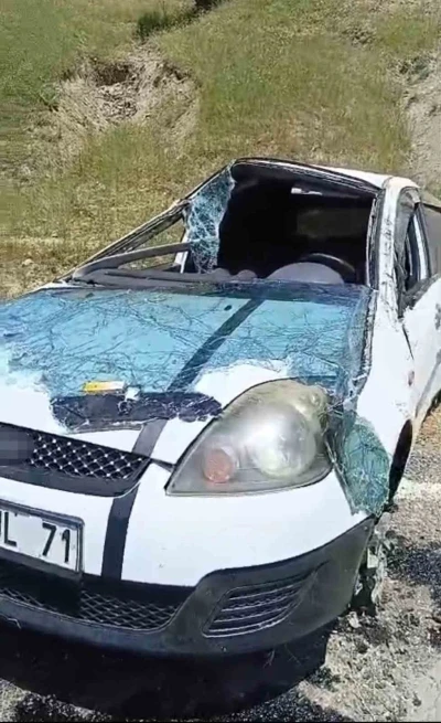 Taziyeye giderken kaza yaptılar: 3 yaralı
