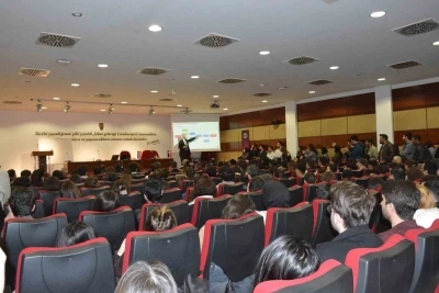TCMB Başkan Yardımcısı Ak&ccedil;ay: "Merkez Bankası olarak enflasyonla m&uuml;cadele noktasında olduk&ccedil;a kritik bir s&uuml;re&ccedil;ten ge&ccedil;iyoruz"
