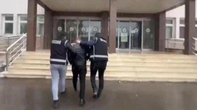 Tefecilik operasyonunda y&uuml;kl&uuml; miktarda d&ouml;viz ve TL &ccedil;ıktı