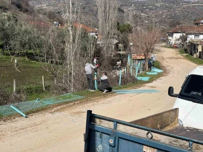 Tehlike arz eden dereler g&uuml;venli hale getiriliyor
