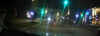 Tehlikeli motosiklet yolculuğu kamerada
