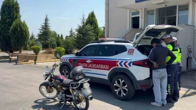 Tehlikeli şov pahalıya patladı: Motoru bağlandı, ehliyeti gitti
