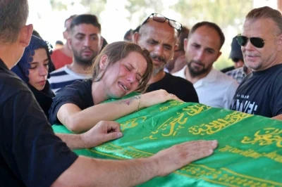 Tek teker aşk ’tek’ bıraktı, genç kadının feryatları yürekleri yaktı
