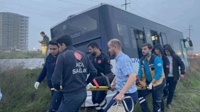 Tekirdağ’da belediye halk otobüsü tarlaya girdi: 2 yaralı
