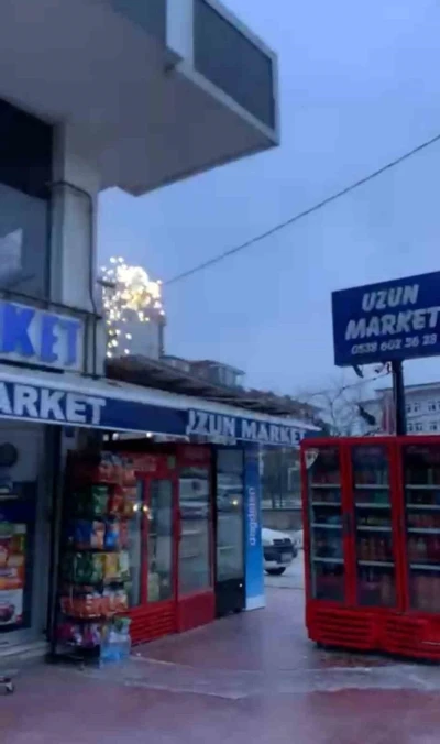 Tekirdağ&rsquo;da elektrik telleri alev alarak kıvılcım sa&ccedil;tı
