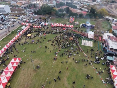 Tekirdağ&rsquo;da hamsi izdihamı: 3 ton hamsi dağıtıldı
