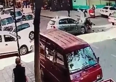 Tekirdağ&rsquo;da iki kişinin yaralandığı kaza kamerada
