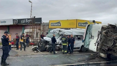 Tekirdağ’da korkunç kaza: 3 ölü, 9 yaralı
