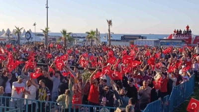 Tekirdağ&rsquo;da milli coşku: Taraftarlar sahili doldurdu
