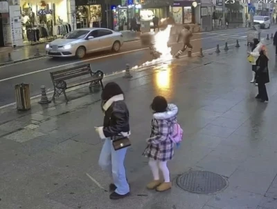 Tekirdağ&rsquo;da motosiklet bir anda alev topuna d&ouml;nd&uuml;: &Uuml;zerinden atlayarak yanmaktan son anda kurtuldu
