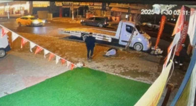 Tekirdağ’da motosiklet oto kurtarıcıya ok gibi saplandı
