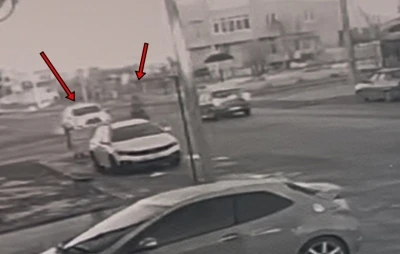 Tekirdağ&rsquo;da otomobille &ccedil;arpışan bisikletlinin yaralandığı feci kaza kamerada
