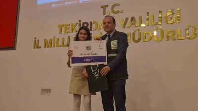 Tekirdağ&rsquo;da "Sağlıklı Nesil Sağlıklı Gelecek" yarışmasında dereceye giren &ouml;ğrenciler &ouml;d&uuml;llerini aldı
