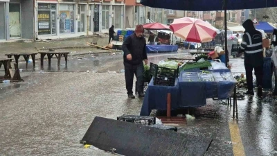 Tekirdağ&rsquo;da sağanak yağış etkili oldu
