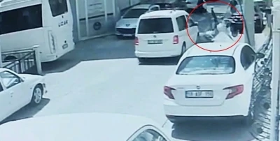 Tekirdağ&rsquo;da y&uuml;rekleri ağza getiren kaza kamerada: Motosikletin &uuml;zerinden b&ouml;yle fırladı
