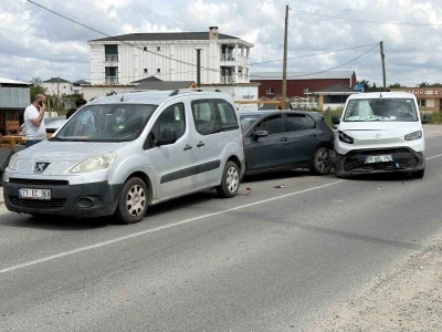 Tekirdağ&rsquo;da zincirleme kaza kamerada
