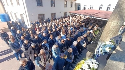 Tekirdağ Valisinin ağabeyi Sakarya&rsquo;da son yolculuğuna uğurlandı
