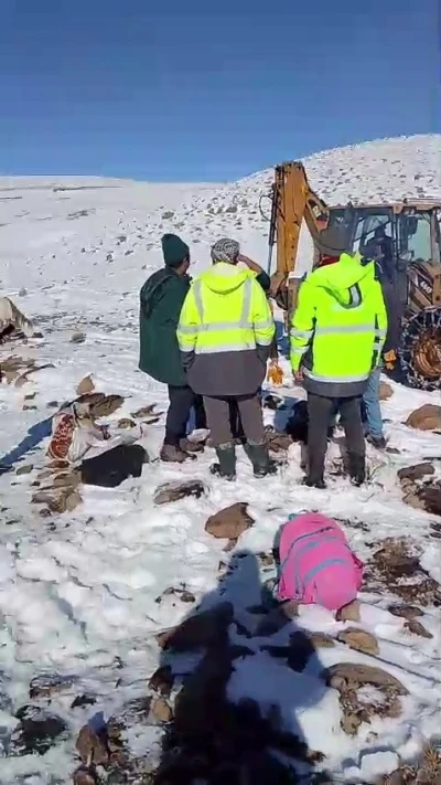 Tekman&rsquo;da ESKİ ekiplerinin zorlu mesaisi
