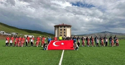 Tekman&rsquo;da Mustafa &Ccedil;ift&ccedil;i futbol turnuvası şampiyonu H&uuml;rriyetspor oldu
