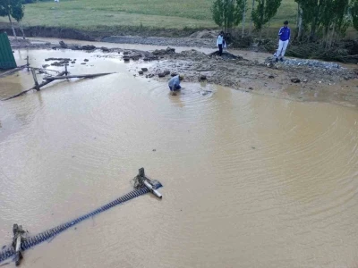 Tekman&rsquo;da sel felaketi: Evler ve araziler sular altında kaldı
