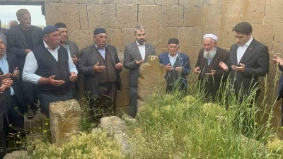 Tekman Kaymakamı Demirkol&rsquo;dan Şeyh S&uuml;leyman Efendi T&uuml;rbesi&rsquo;ne ziyaret
