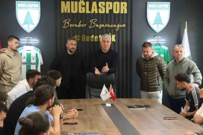 Teknik Direkt&ouml;r Durmuş, g&ouml;zyaşlarını tutamadı
