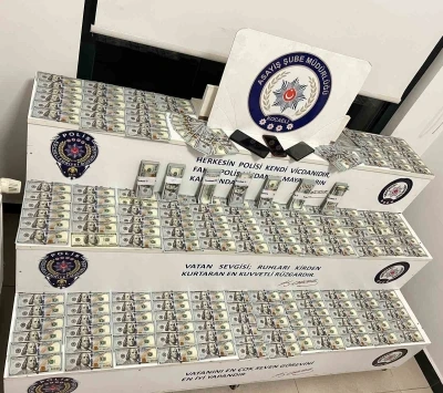 Telefon dolandırıcıları 85 bin 400 dolar ile yakalandı
