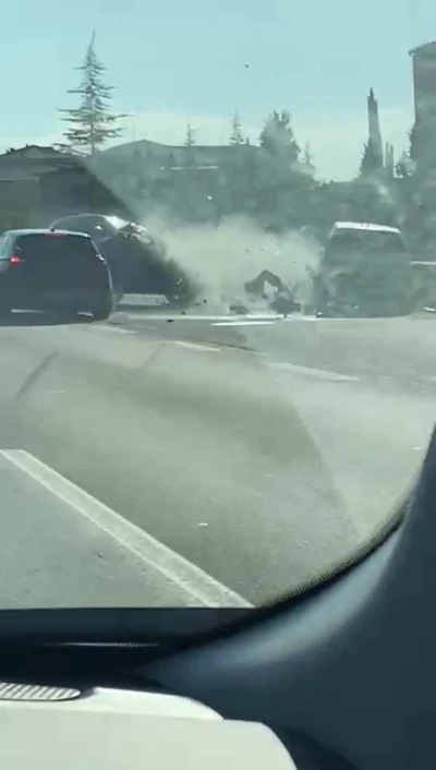 TEM Otoyolu’nda maganda dehşeti: Bebekli otomobili sıkıştırdı, 5 araç birbirine girdi
