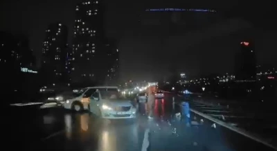 TEM otoyolunda iki aracın &ccedil;arpışma anı kamerada
