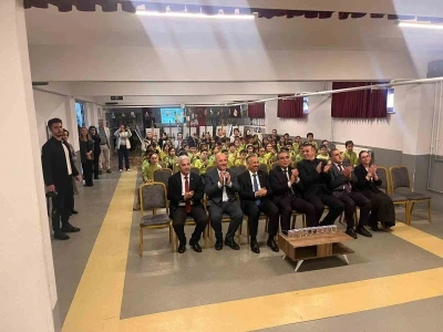 Tepebaşı&rsquo;nda minik ellerden dev sergi: "Kitaplarla B&uuml;y&uuml;yen Gelecek"
