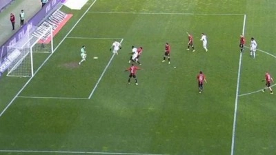 Tepkiler artıyor: 'Trabzonspor'un attığı gol Galatasaray'ın iptal edilen gol&uuml;n&uuml;n aynı