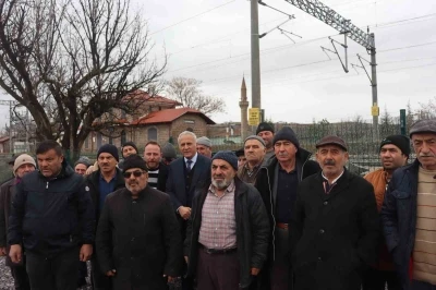 Teravih namazı i&ccedil;in 5 kilometre y&uuml;r&uuml;mek istemiyorlar
